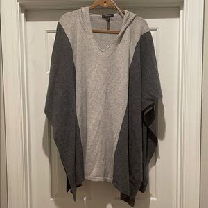 Women’s Halogen Cashmere Poncho in Gray and Black